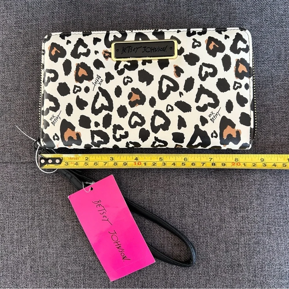 Betsey Johnson Leopard Heart Zip Around Wallet / Wristlet, Cream, Black, Tan